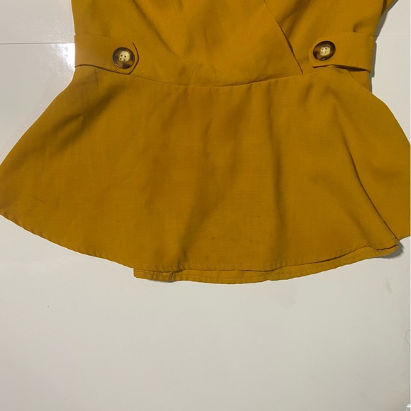Mustard yellow peplum top size M - Picture 2 of 5